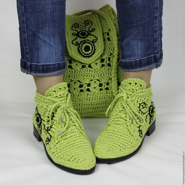 Вязаные ботинки на подошве детские