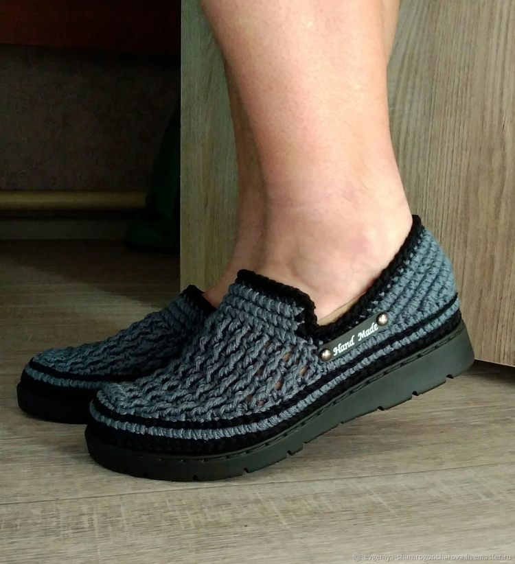 Вязаная обувь на подошве