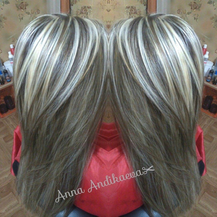 Крупное мелирование на макушке