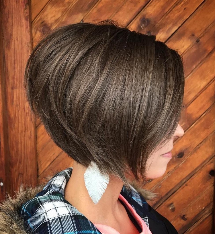 Боб на густые волосы