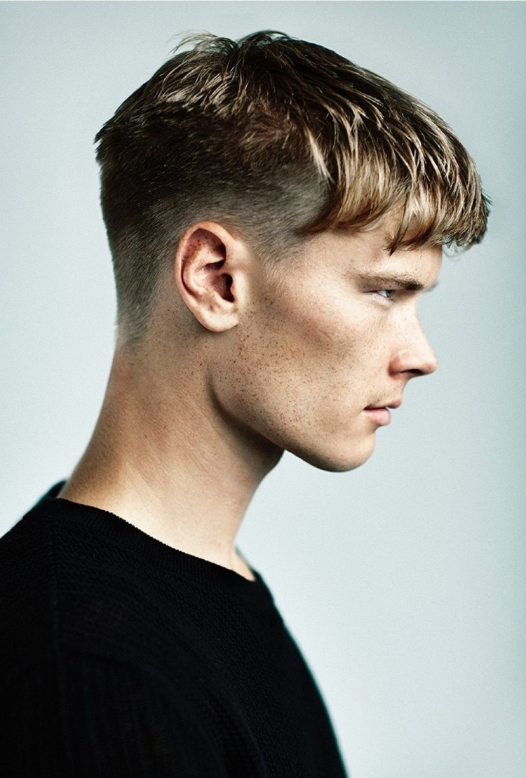 Андеркат с прямой челкой