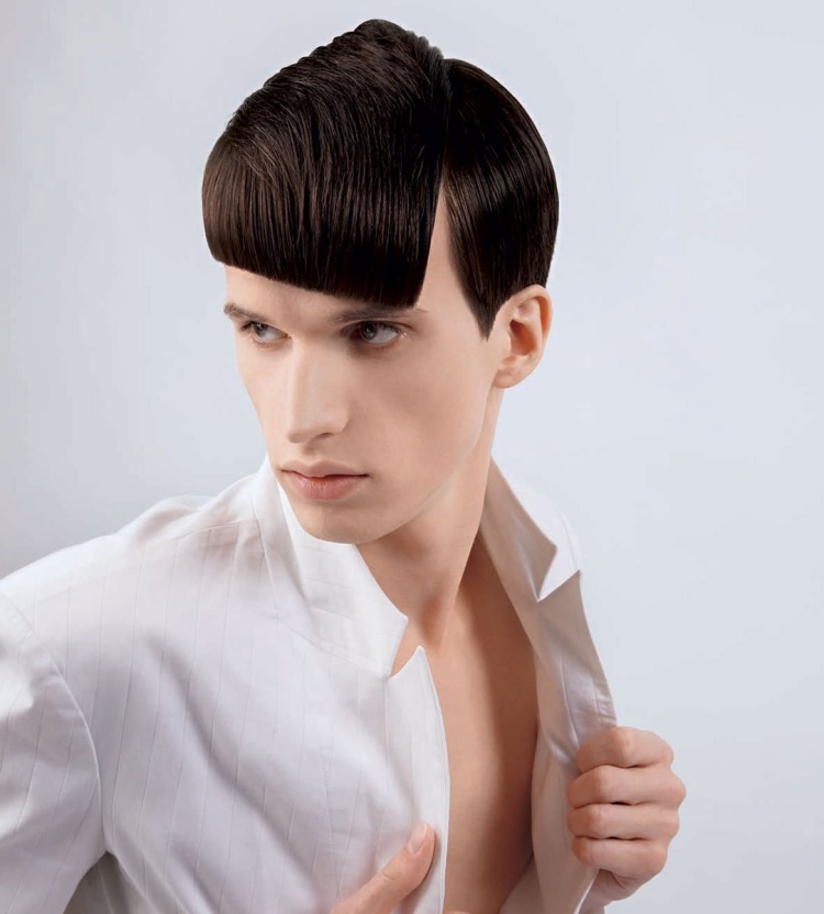 Стрижка шапочка с пробором