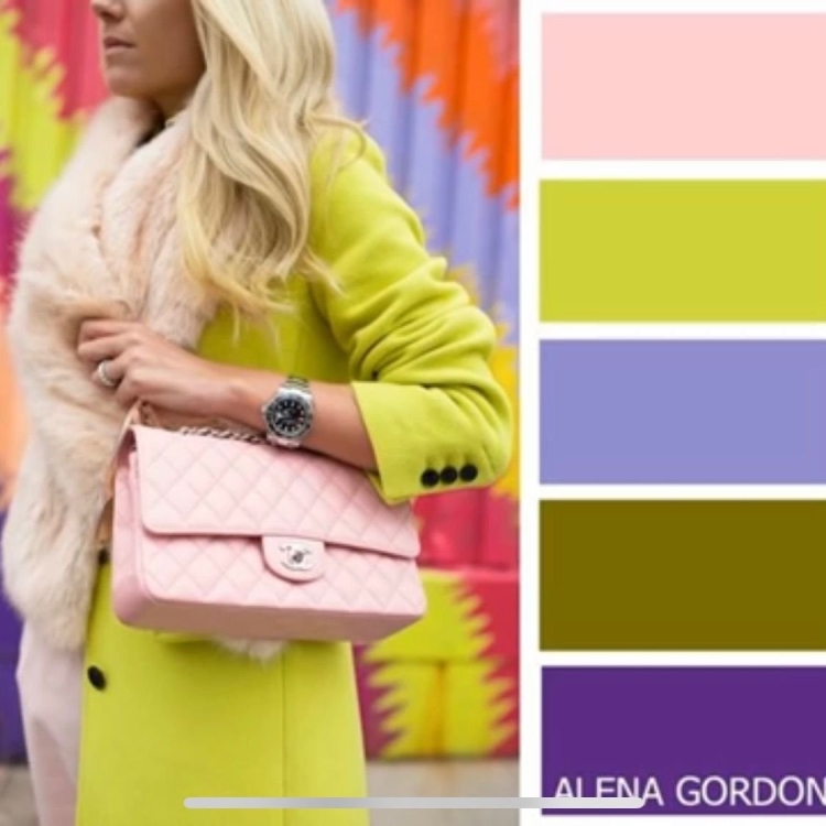 Сочетание ярких цветов в одежде