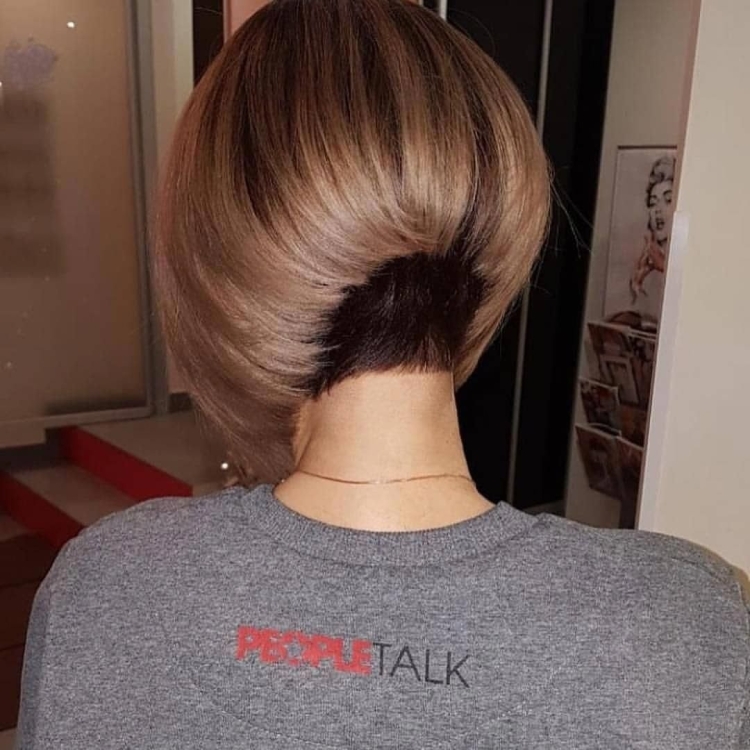 Боб-каре с выстриганием