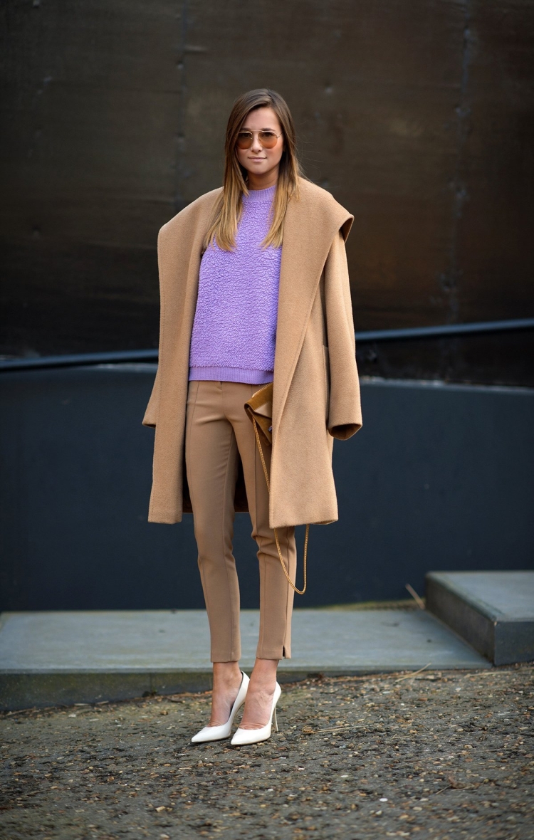 Фиолетовый с бежевым в одежде