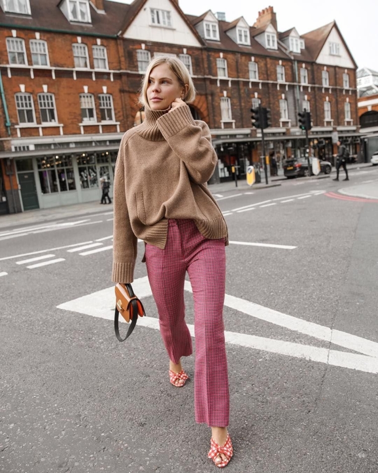 Водолазка цвета кэмэл Street Style