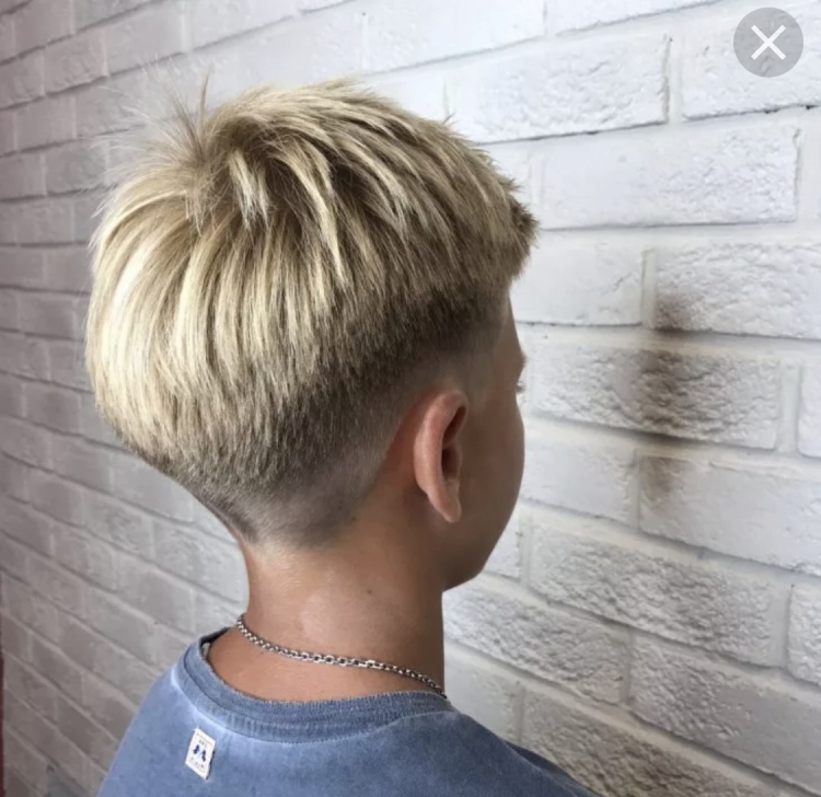 Стришкамальчика шапочкоц