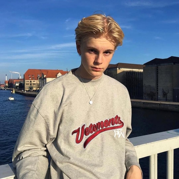 Американ бой мальчики