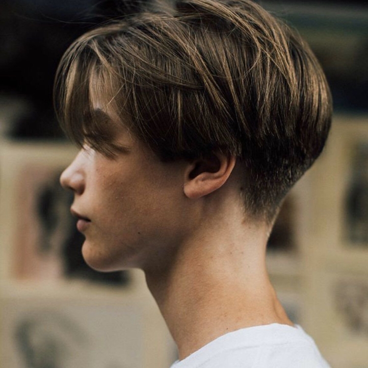 Удлиненные мужские стрижки для подростков