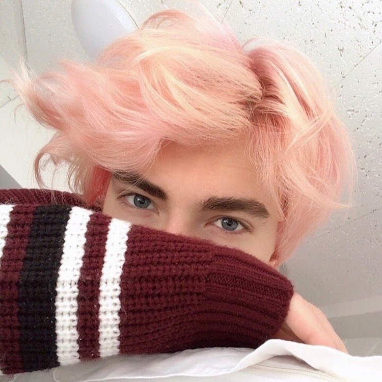 Миша Максимов