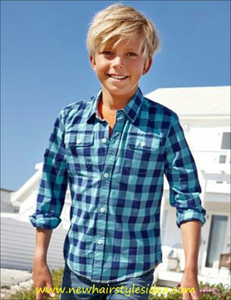 Мальчик блондин