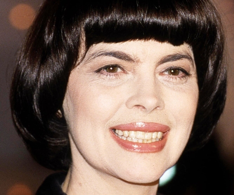 Стрижка Мирей Матье сессон