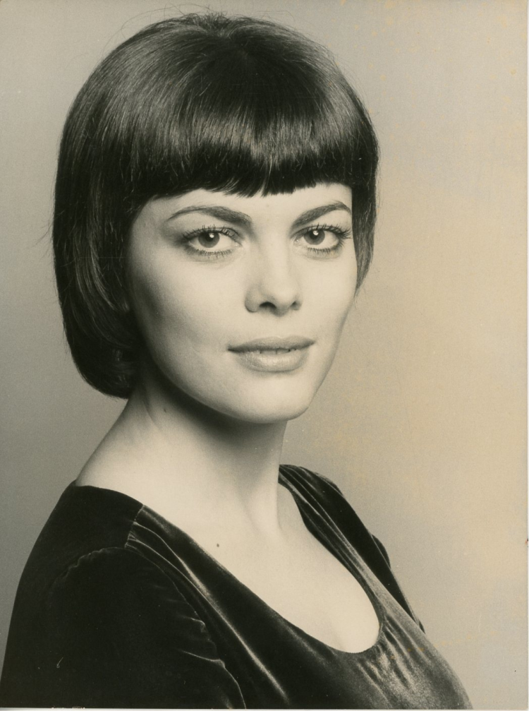 Французская певица Мирей Матье