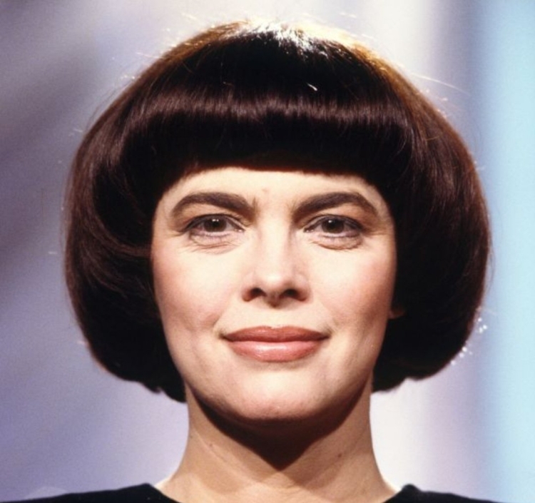 Стрижка Мирей Матье сессон