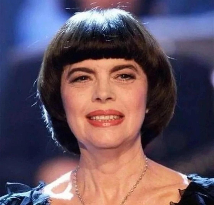 Французская певица Мирей Матье