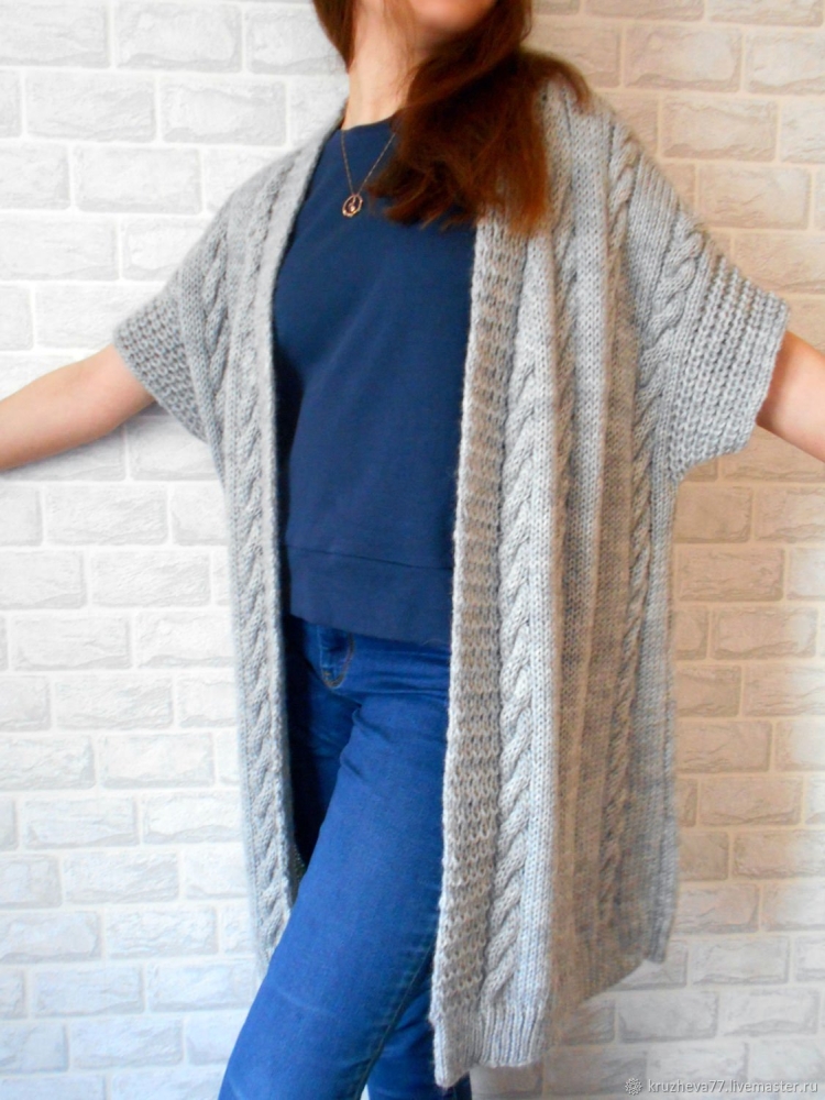 Жилет женский удлиненный вязаный
