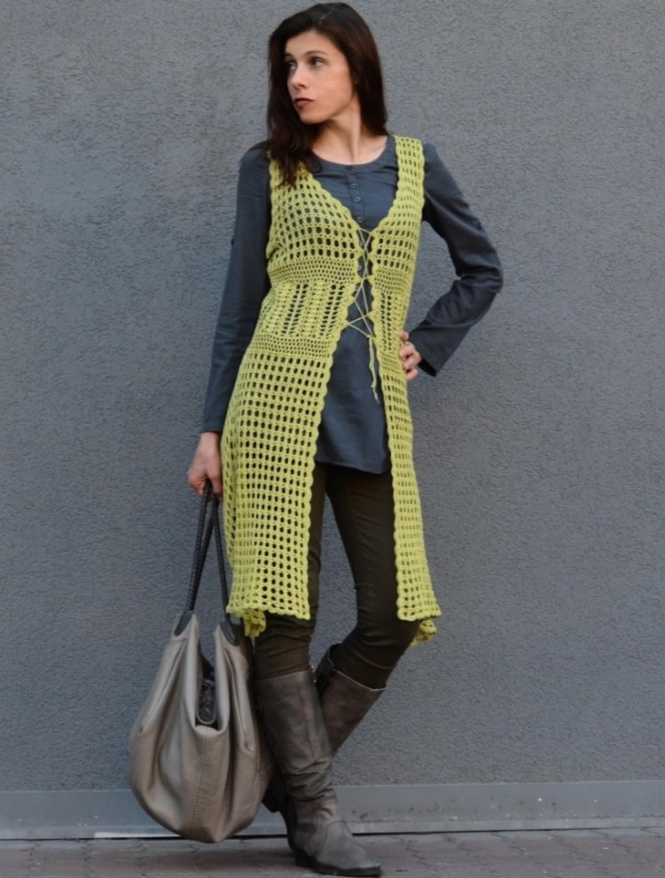 Длинный жилет крючком