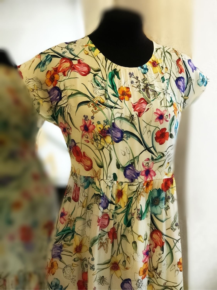 Платья из Твилового шелка