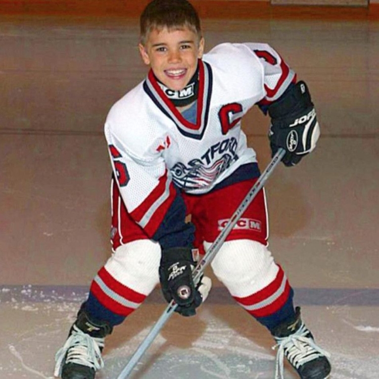 Джастин Бибер хоккей