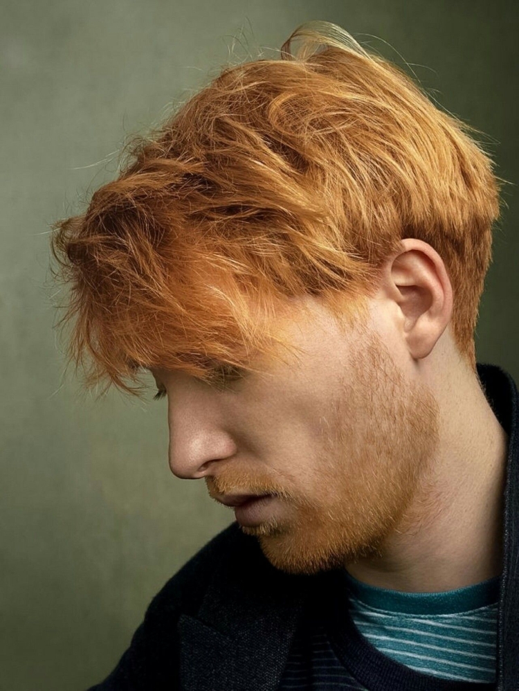 Донал Глисон в профиль