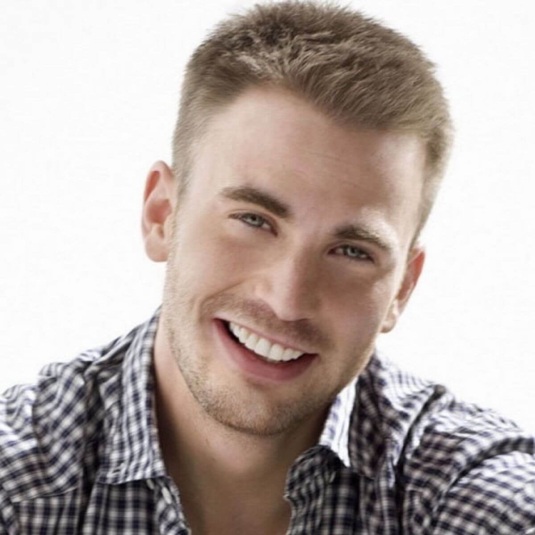 Крис Эванс стрижка