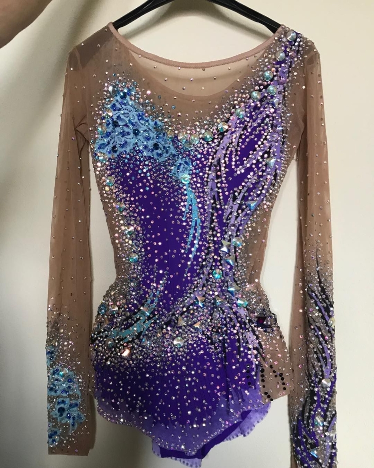 Гимнастический купальник со стразами
