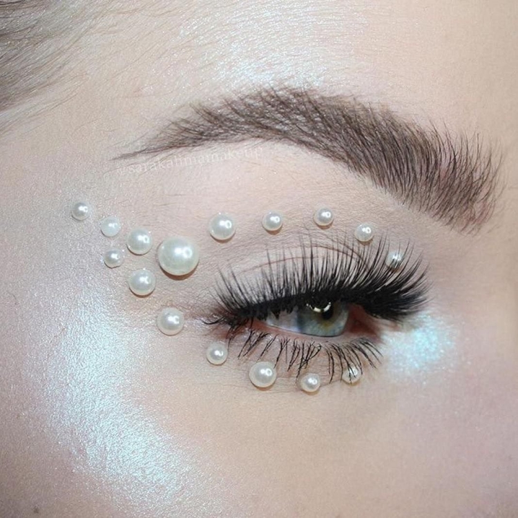 Ресницы со стразами