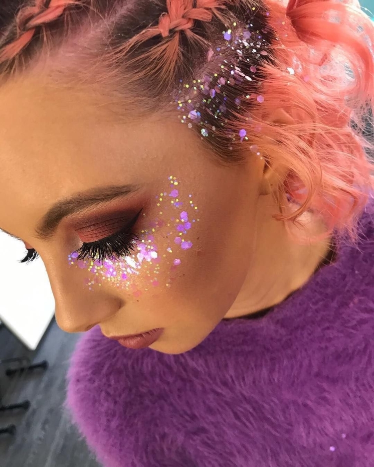 Макияж с глиттером