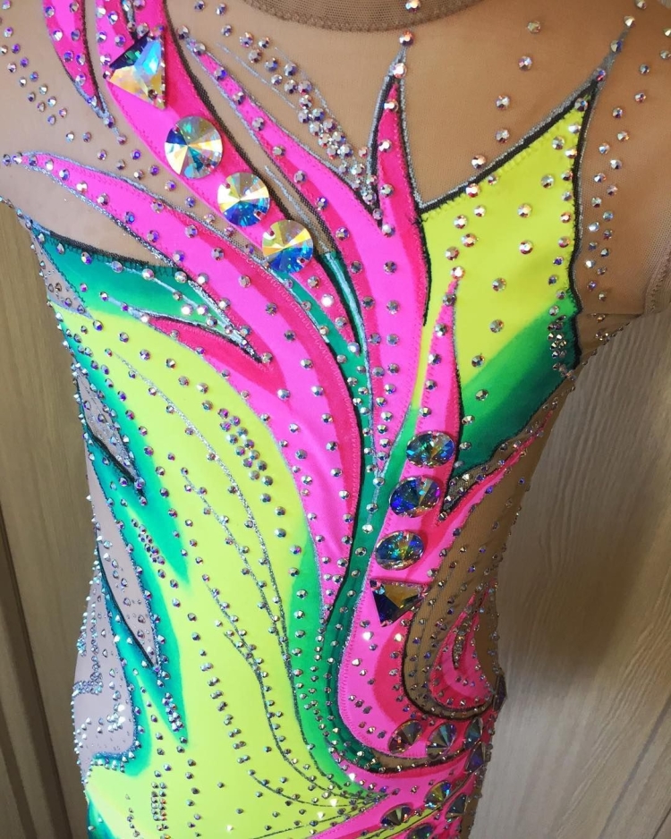 Клей для страз на купальник для художественной гимнастики