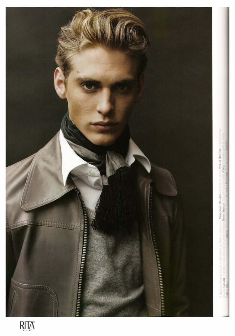 Алекс Нотт блондин