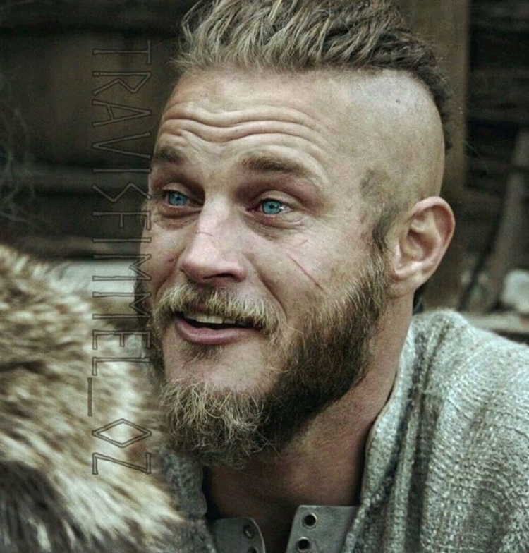 Рагнар Лодброк актер