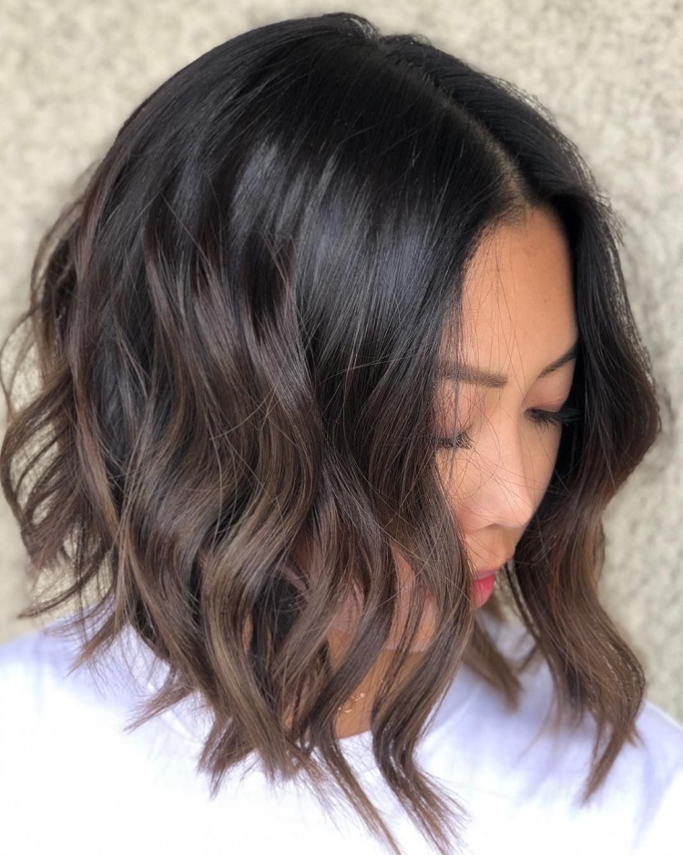 Окрашивание на удлиненное каре на темные волосы