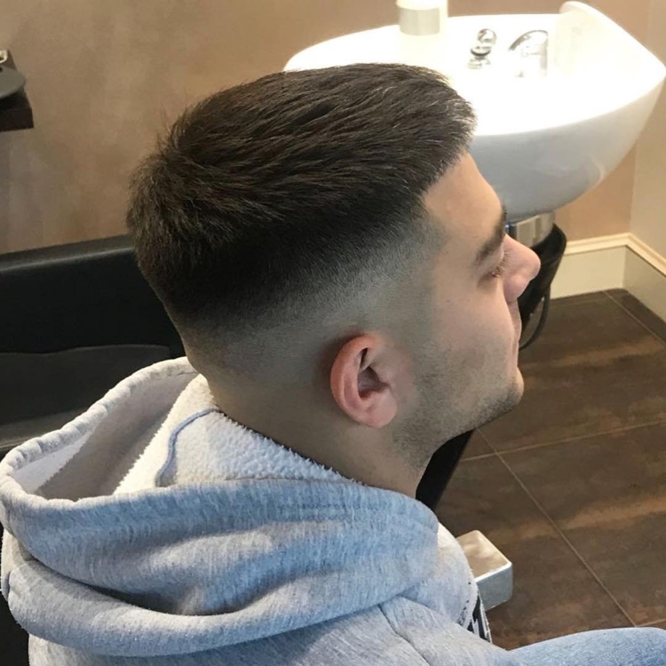 Мужская стрижка машинкой