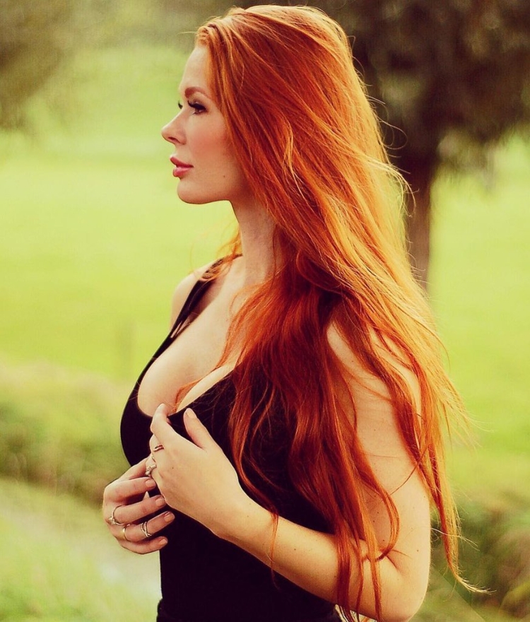 Нина Бернс рыжие волосы