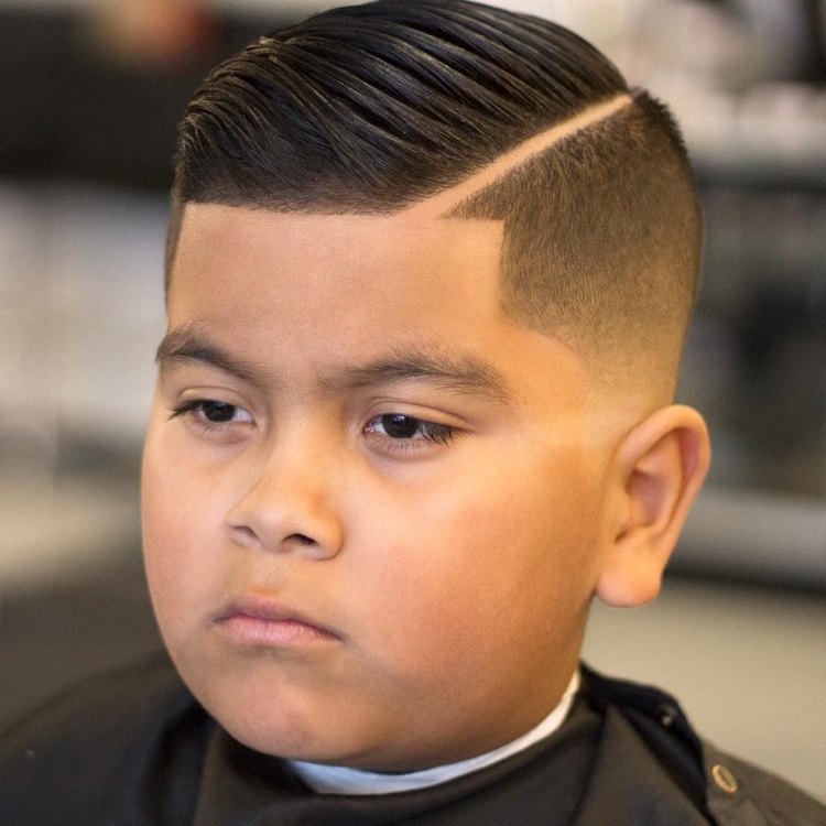 Стрижка для мальчика с пробором
