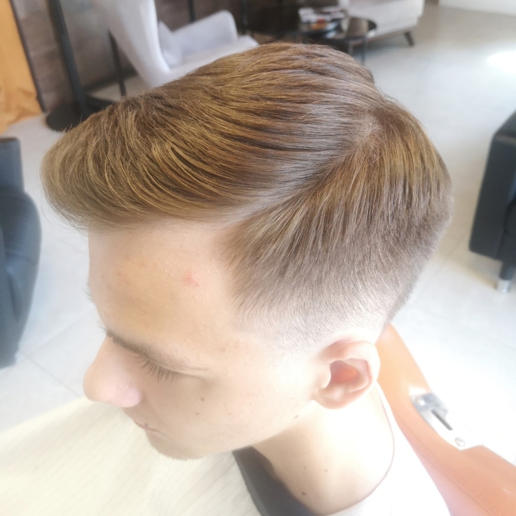 Мужская прическа с пробором сбоку