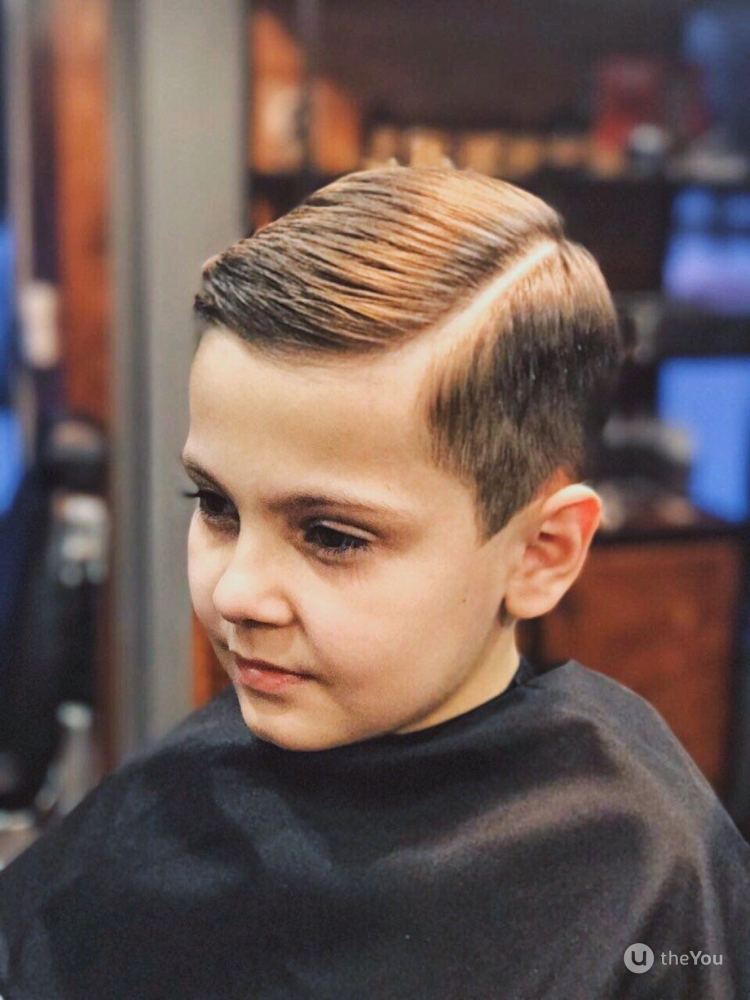 Стрижка для мальчика с пробором