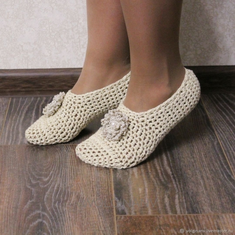 Вязаные тапочки ажурные