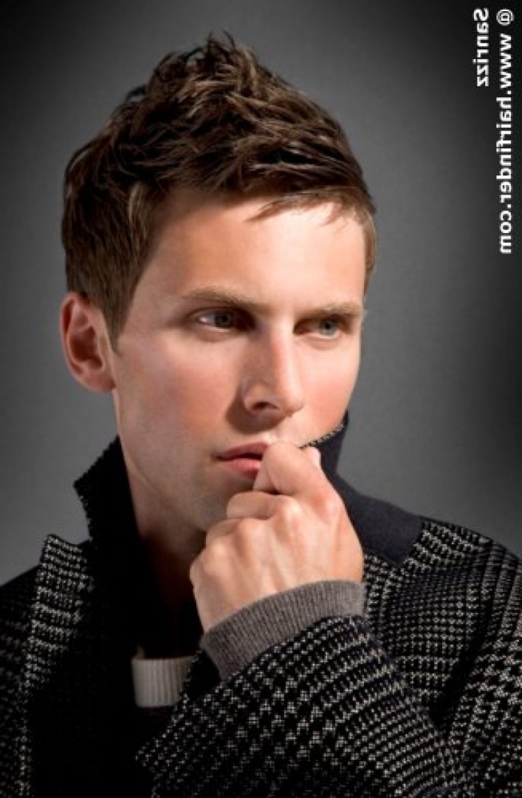 Короткие мужские стрижки Casual