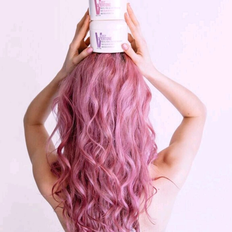 Розовые пудровые волосы