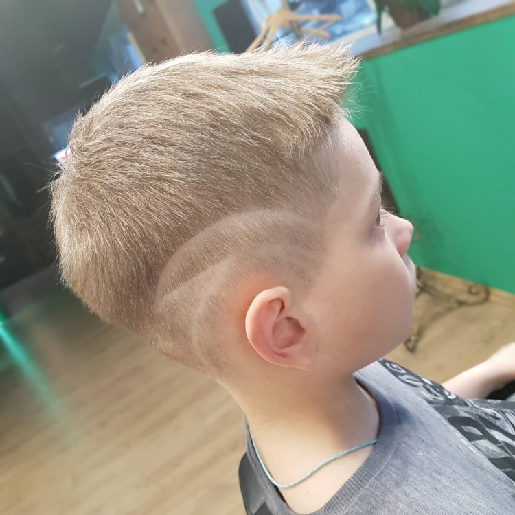Стрижка для мальчика с 2 макушками