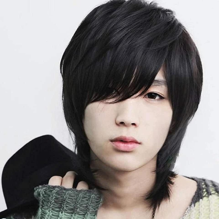 Корейская стрижка мужская с челкой