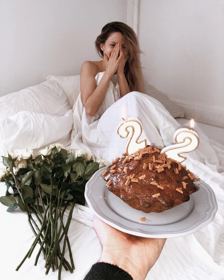 Фотосессия в постели на др