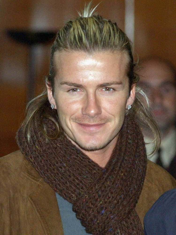 Дэвид Бекхэм с длинными волосами