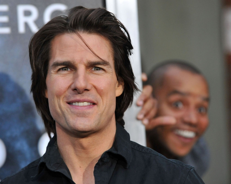 Том Круз с длинными волосами