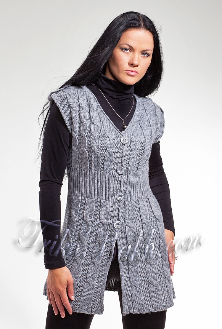 Жилетка женская вязаная спицами на пуговицах