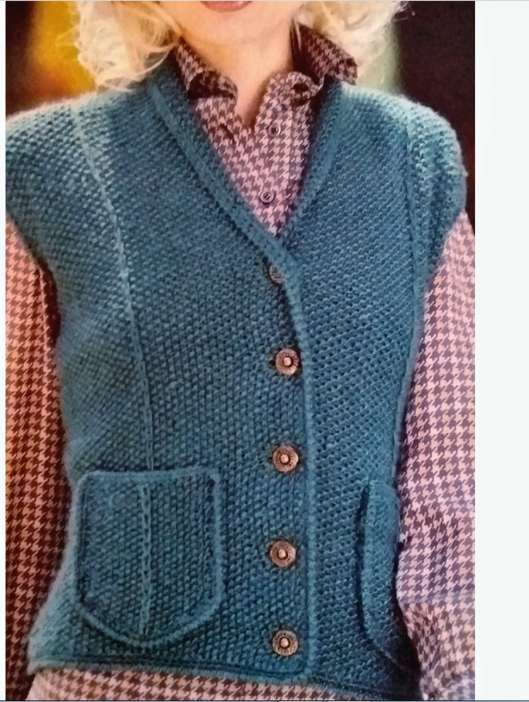 Жилет на пуговицах спицами для женщин