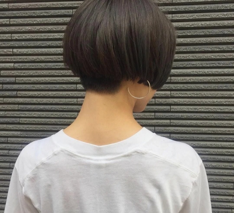 Боб каре Томбой стрижка