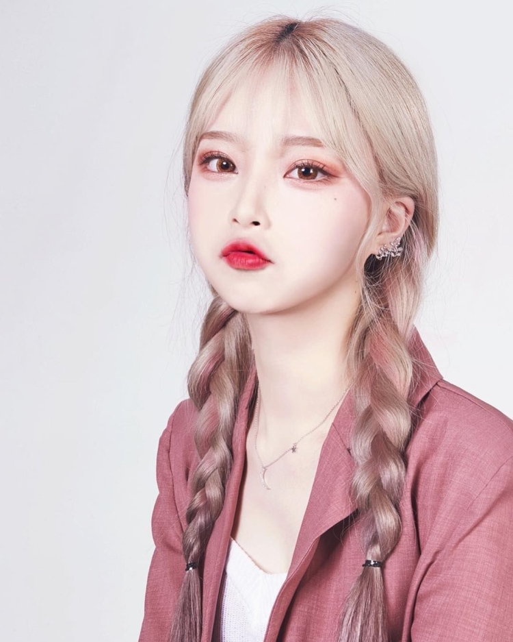 Ким Ольджан блондинка