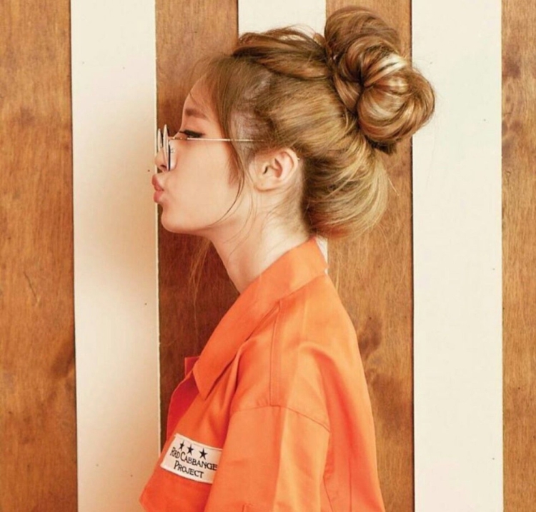 Кореянки с пучком на голове